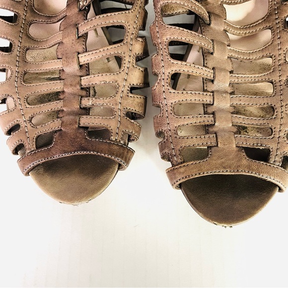 Miu Miu Light Brown Leather Gladiator Flat Sandals - Picture 5 of 7